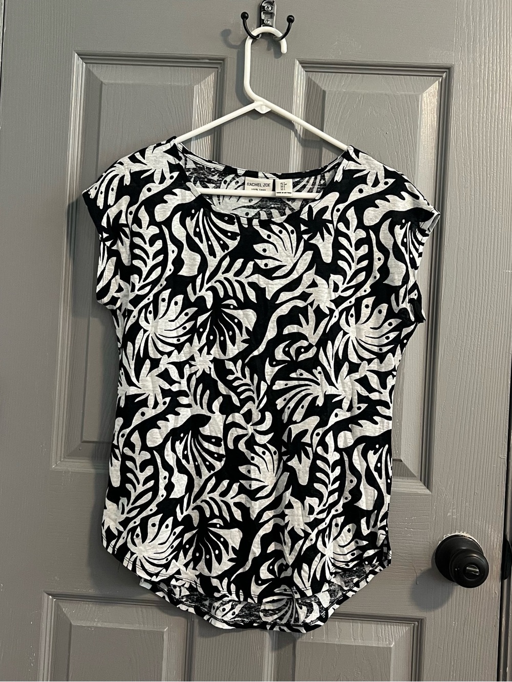 Rachel Zoe 100% Linen Black White Leaf-Print Cap Sleeve Tee Summer Travel
